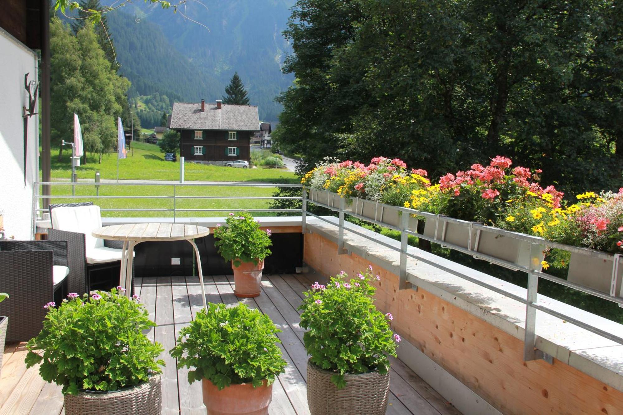 Haus Am Rain Bed and Breakfast Partenen Buitenkant foto